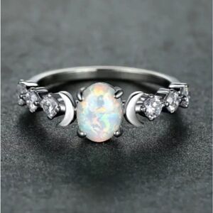 Vintage opal design wedding ring sz 8
